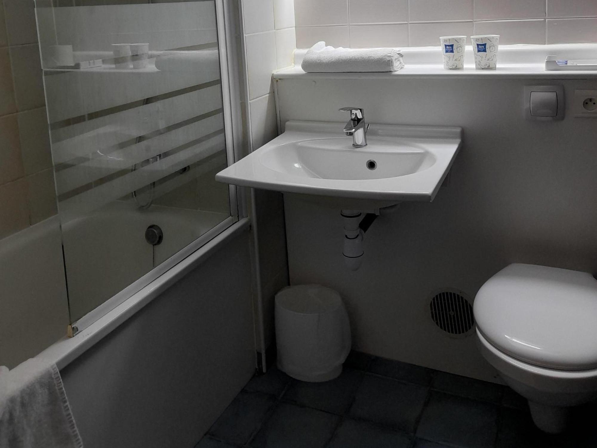 Ibis Budget Bourgoin Jallieu Centre Екстер'єр фото